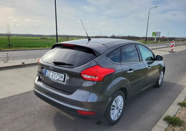 Ford Focus cena 28500 przebieg: 217700, rok produkcji 2017 z Zabrze małe 92